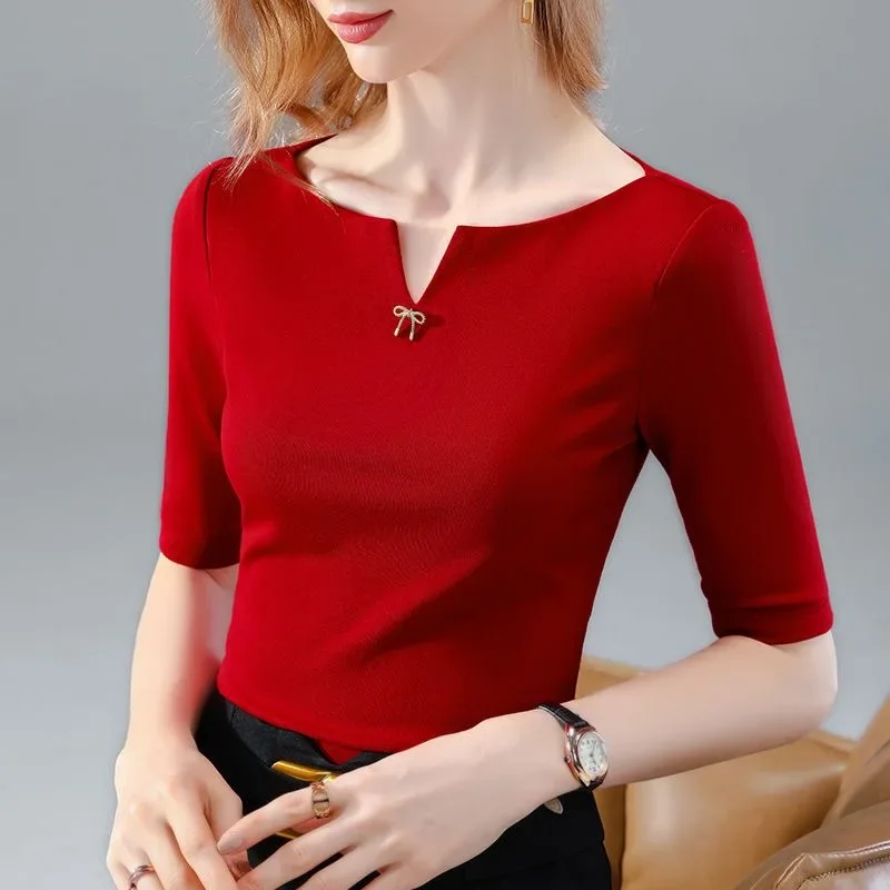 Nice Women Shirts Tops Lady Casual V-Neck Short Sleeve Brooch Decor Slim Red Color Blouse Tops QT050