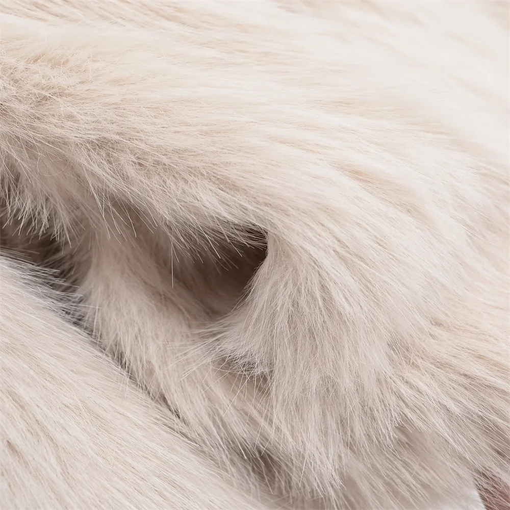 سترة قصيرة ذات تأثير فرو طية صدر السترة على الموضة للنساء في فصل الشتاء #4