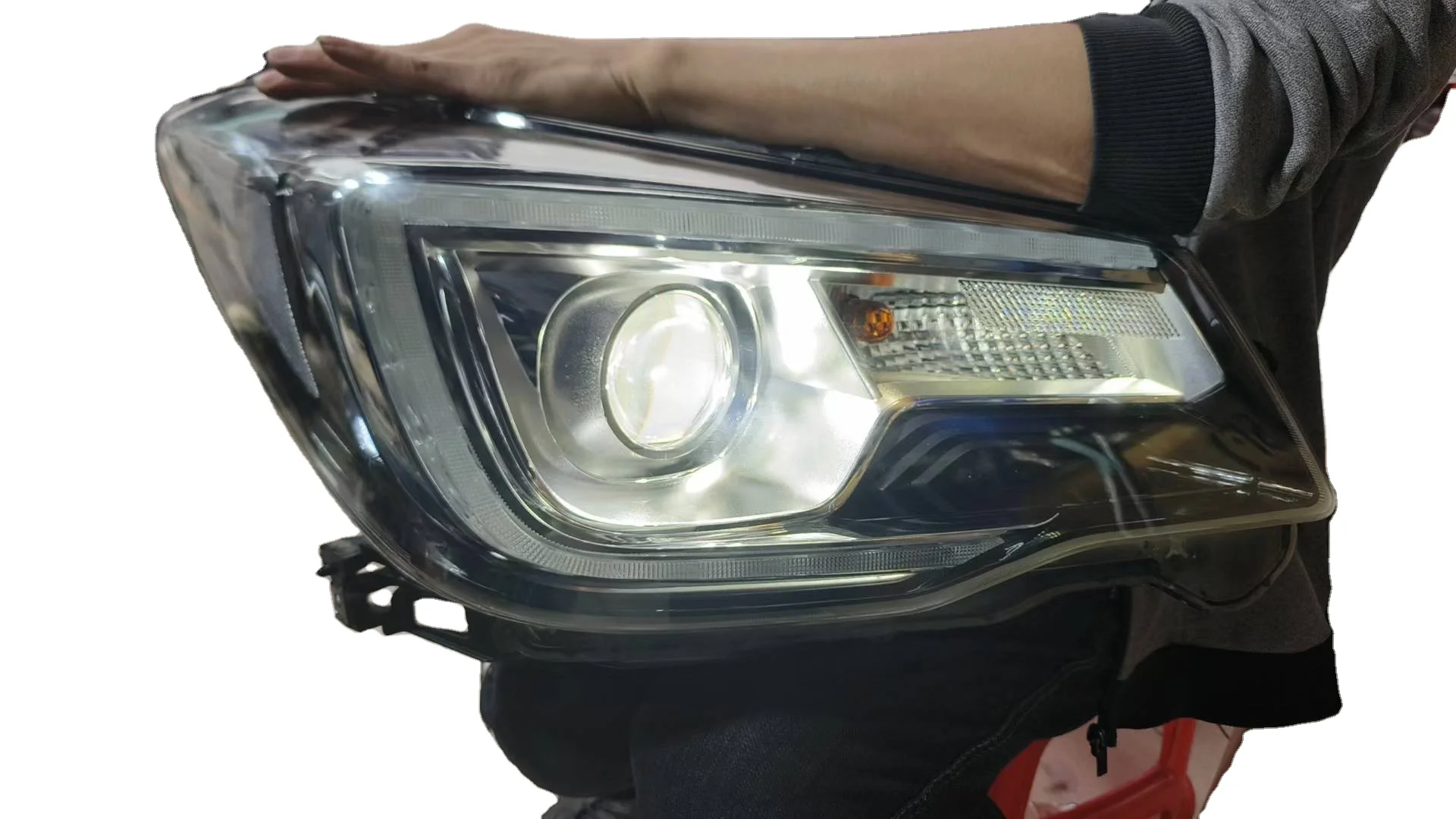 لسوبارو فورستر المصابيح الأمامية المستخدمة الأصلية عالية الجودة قطع غيار السيارات الوفير درابزين الزجاج الأمامي فتحة سقف سقف وحدة التحكم المركزية