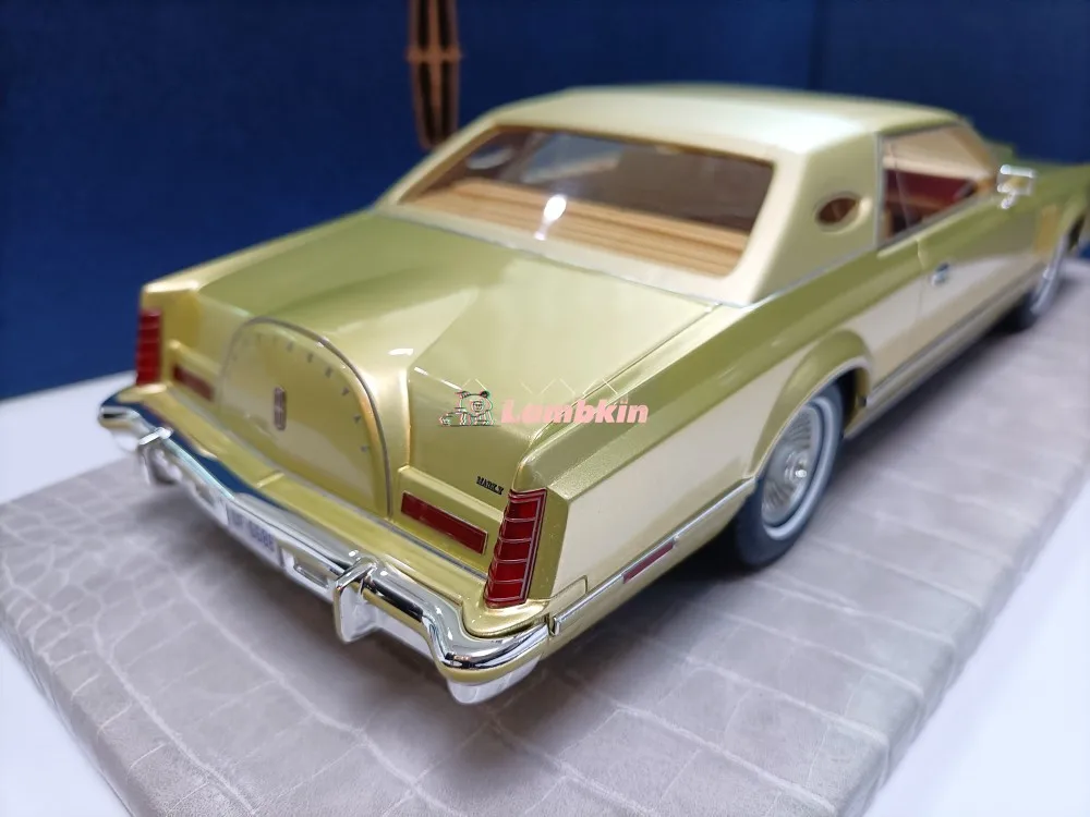 AMC 1:18 For Lincoln Continental Mark V Gold Bilbras Edition Limousine Model Collectible Ornament Gift Miniature