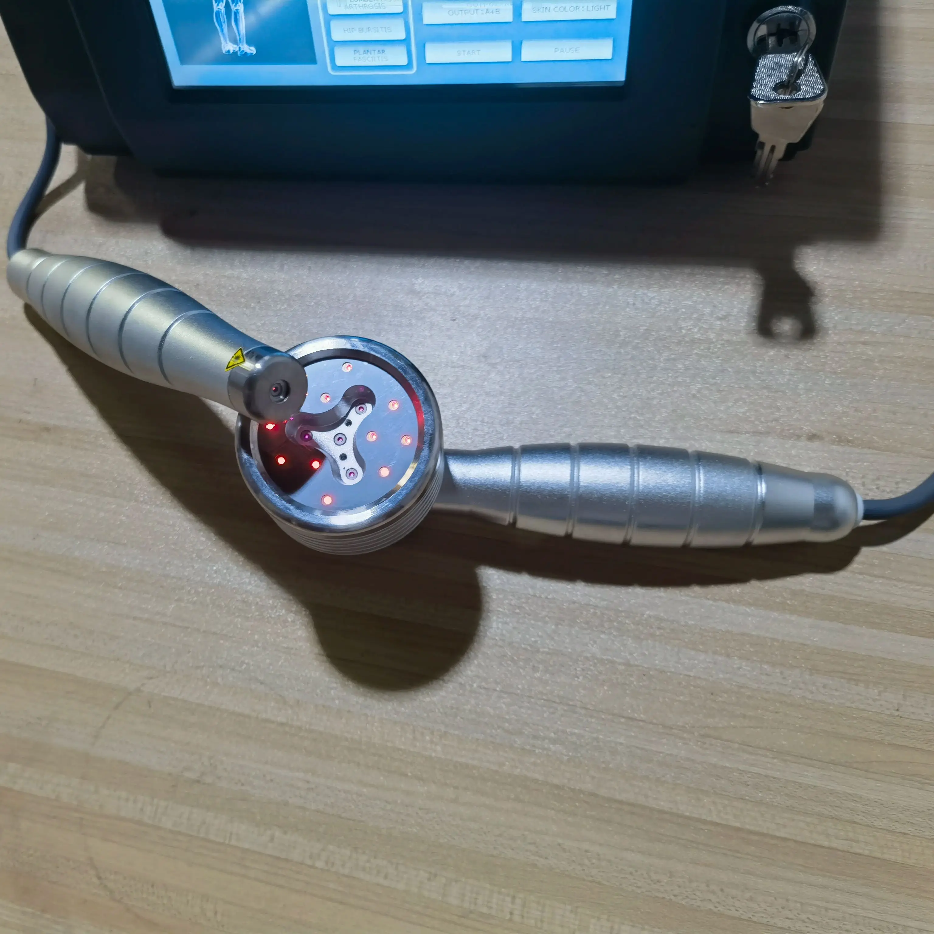 

Набор для лазерной терапии HLKGO 2-в-1: 5 Вт для людей и низкого уровня для домашних животных — лечение хронической боли и лизания домашних животных