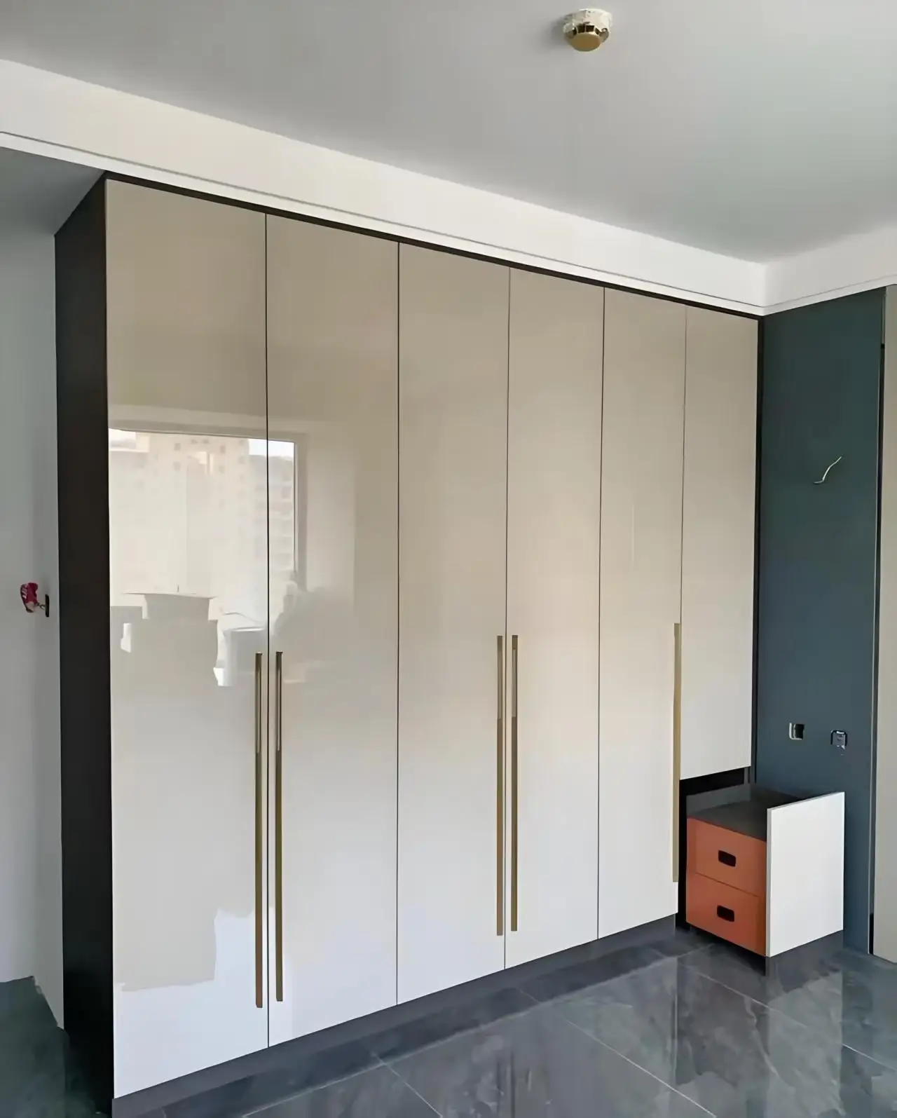 

Фабричный заказной элитный деревянный шкаф с двумя дверями, 3-ярусный, современный, с раздвижными дверями и выдвижным ящиком для хранения