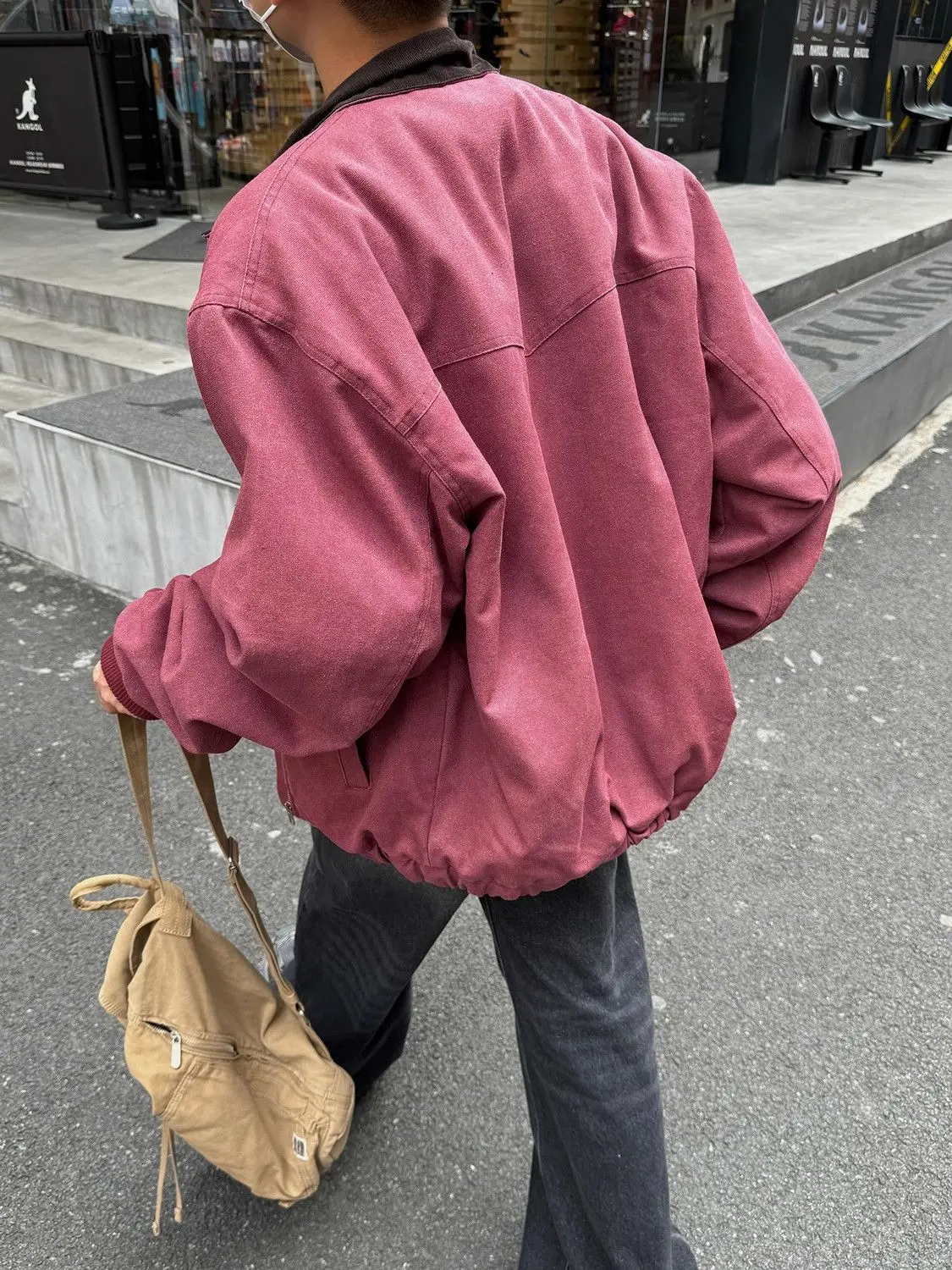 سترات منفوخة للنساء سترة صوف شتوية من الجلد منتفخة بسيطة للنوادي الليلية على الطراز القوطي فريدة من نوعها مزخرفة فنية #4