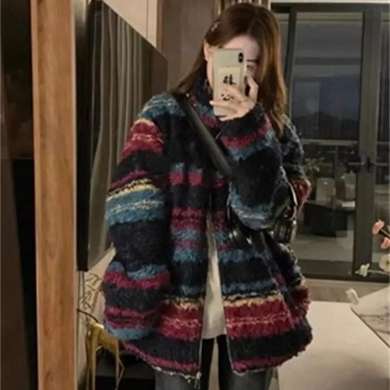 2024 Autumn/Winter New Loose and Versatile Lazy Wind Contrast Color Plush Standing Neck Loose Warm Casual Stripe Retro Small Top