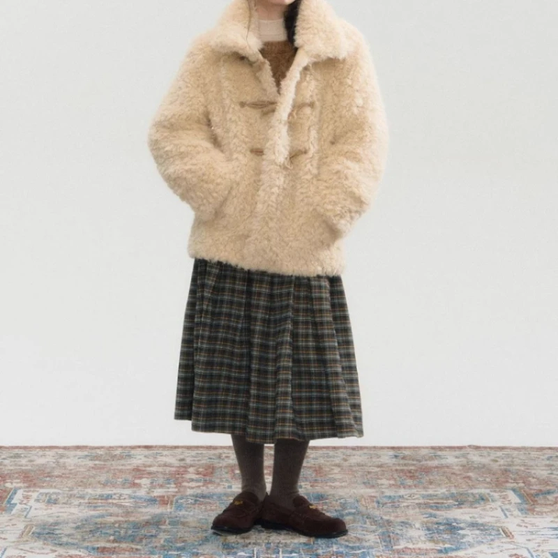 

Environmentally Friendly Lamb Wool Coat Women's 2025 Autumn and Winter New Horn Buckle Coat Warm and Thickened Fur