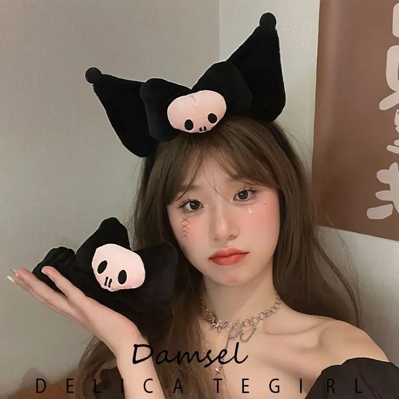 할로윈 Kuromi 머리띠 여성용 소름 끼치는 해골 디자인 페이스 워시 메이크업 파티 액세서리 선물을위한 푹신한 스파 머리띠