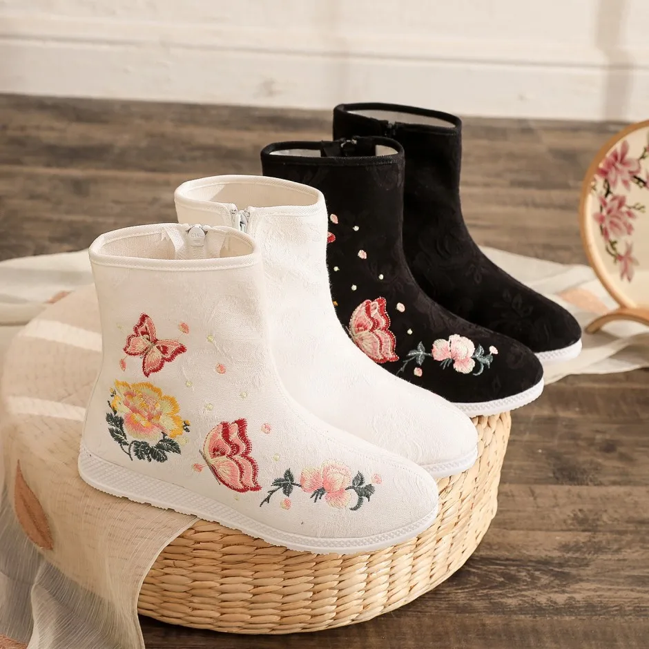 

2026 женские черно-белые ботильоны с цветочной вышивкой и бабочкой, удобные повседневные короткие ботинки Q-204