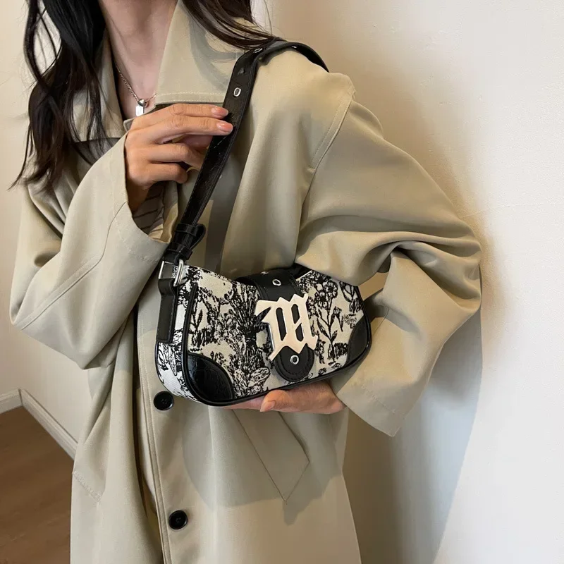 

2025 New Women's High-Quality Embroidered Small Bag | Portable Fashionable | Small Square Messenger Bag Exquisite Craftsmanship