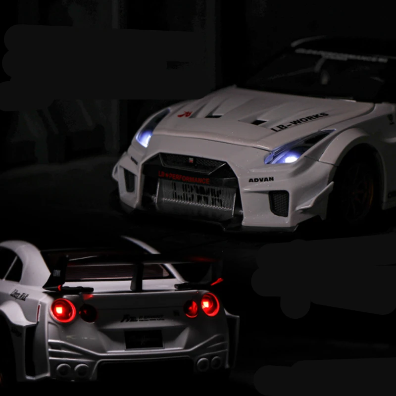 1:32 Skyline Ares Nissan GTR CSR2 Alloy Sports Car Model Diecast Metal Toy Racing Car Model Simulation Sound and Light Kids Gift