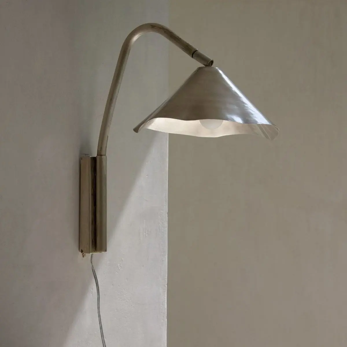 Designer Wall Lamp Spanish Bauhaus Retro Wall Lamp Medieval and Minimalist Style Wall Lights for Living Room Fixtures
