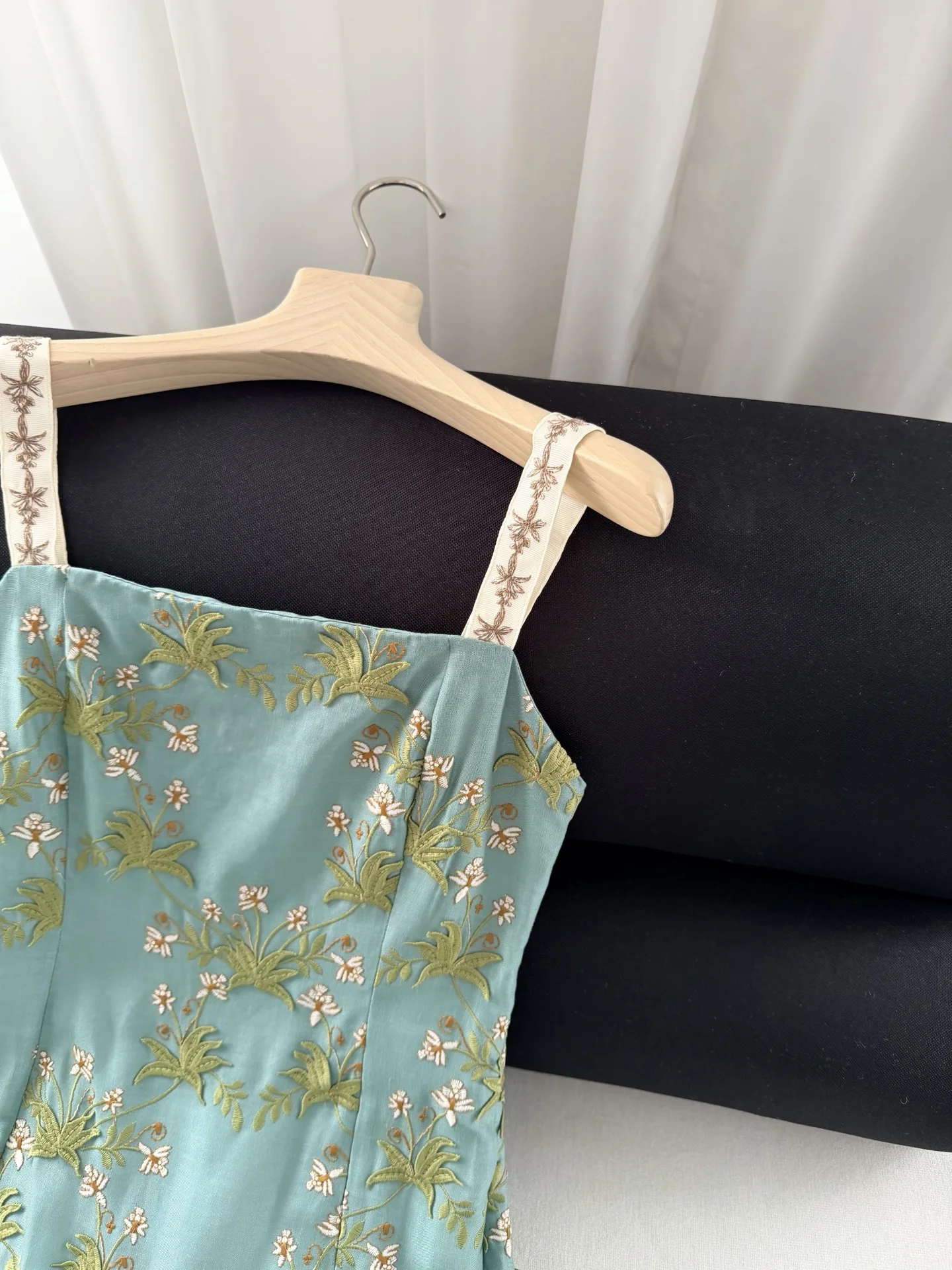 Summer Women Floral Embroidery Slim Dress Square Collar Sleeveless High Waist Fashion Ladies Mini Dresses