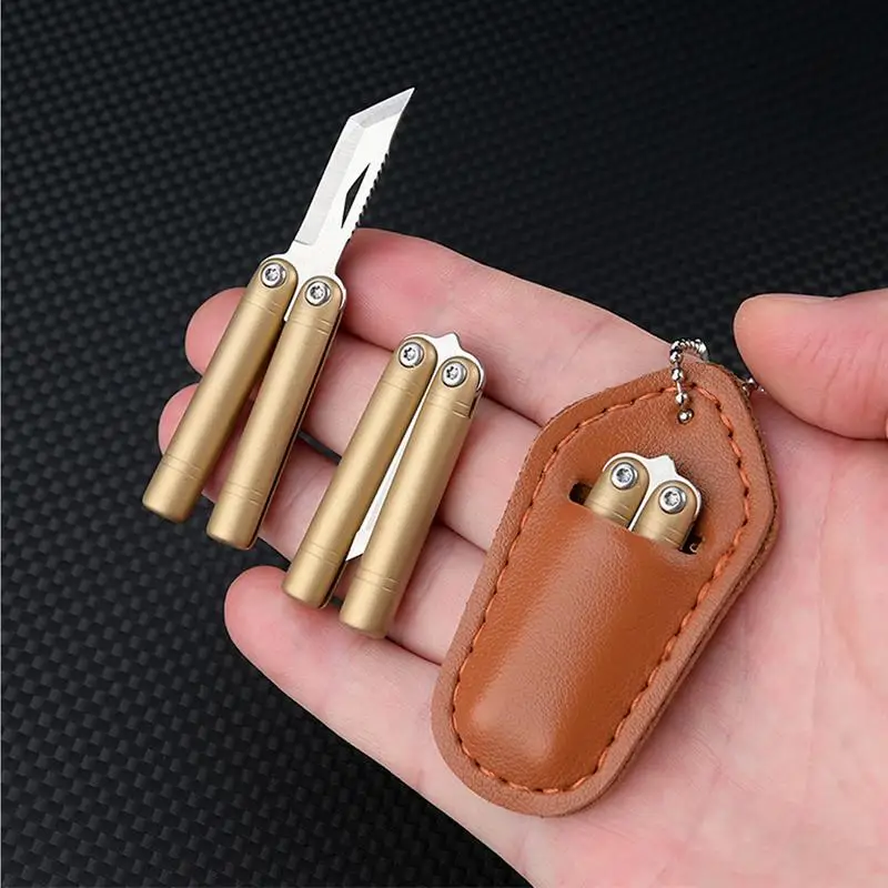 Cuchillos plegables con mango de latón, llavero cortador de bolsillo, herramienta portátil para acampar al aire libre y desboxear, Mini cuchillos con Funda de cuero