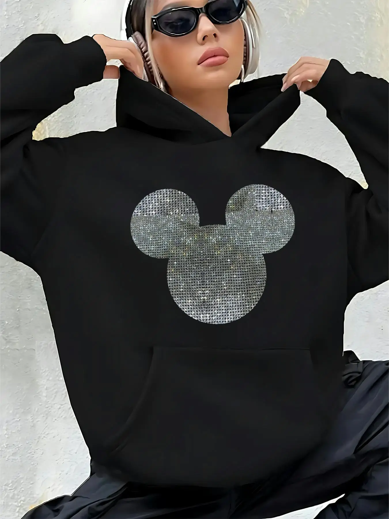 سويت شيرت نسائي كاجوال بقلنسوة من ديزني، بلوفر بقلنسوة برقبة دائرية مناسب للعمل والتسوق والتمارين في المنزل