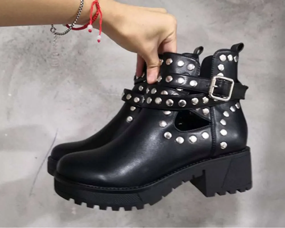 Women Short Boots Ladies Leather Ankle Boots Autumn Platform Motorcycle Shoes For Woman Punk Pearl Rivet Shoes Large size