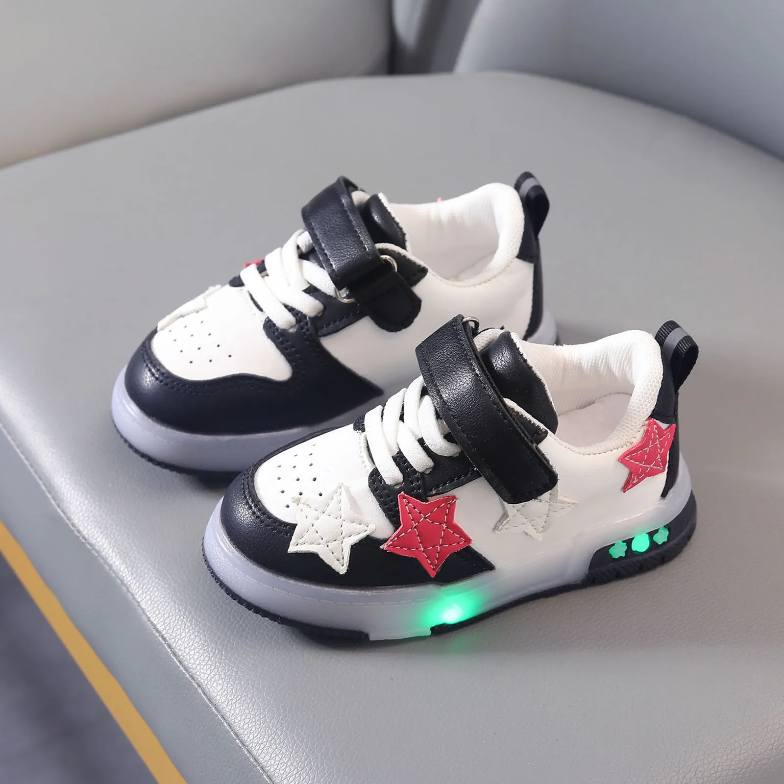 

Led Light Up Shoes For Girls Toddler Walking Shoes Girls Kids Children Baby Casual Shoes Flat Bottom Comfortable Wear Hot Sale