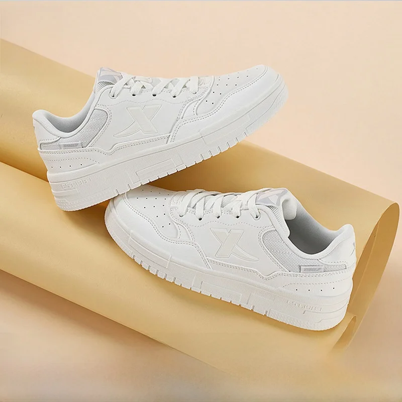 

XTEP Casual Sneakers ex Breathable Sports oes Spring Summer New Sle Leather Patchwork round Toe Flat Heel for Couples