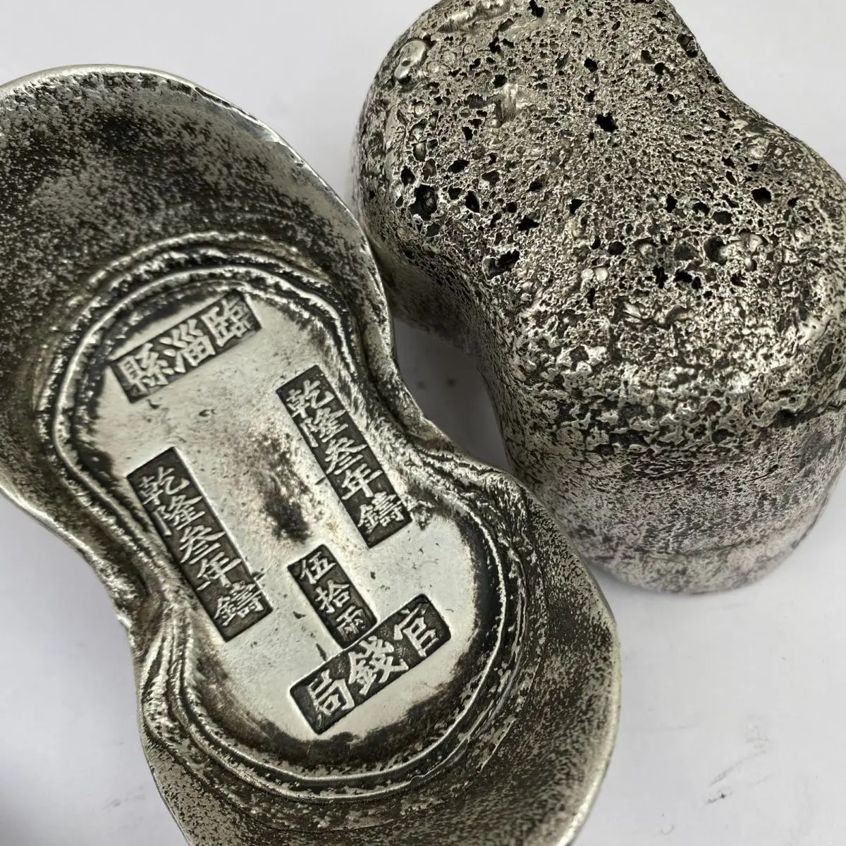 Silver ingot honeycomb collection ingots, picking up two Qianlong three-year silver ingots, ancient fragrance and antique appear