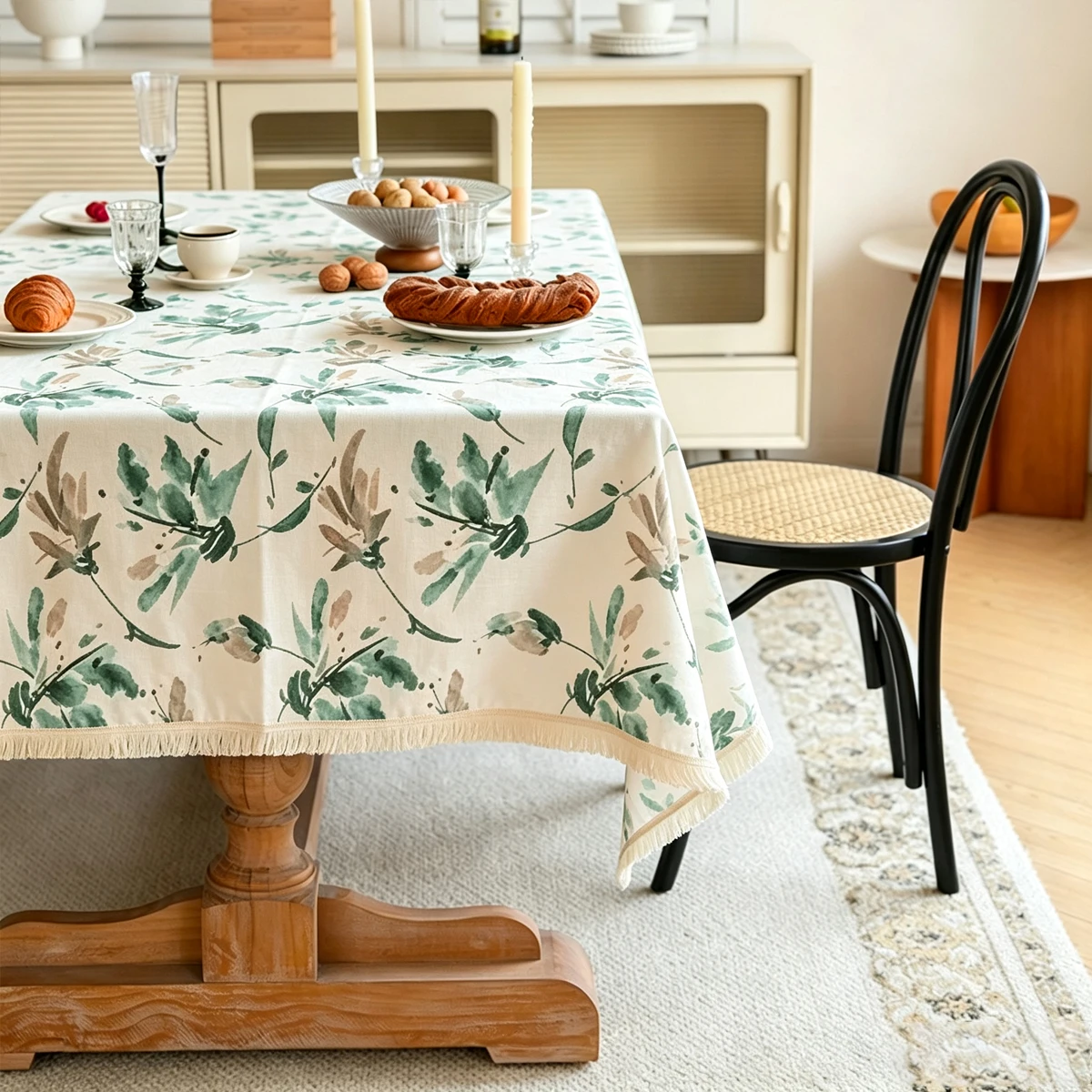 Green ink leaf Printed Fringe Tablecloth, Reusable, Washable, Suitable for Holiday, Wedding, And Party Decoration