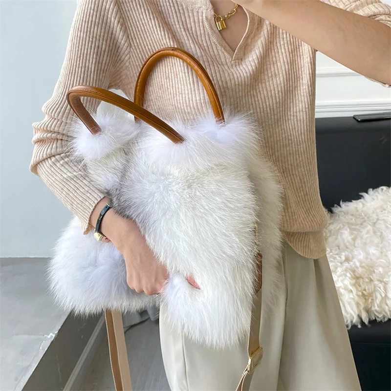 Fashionable Women\'s Fur Handbag 2022 High End Fox Fur Shoulder Bag Plush Oblique Straddle Bag Women\'s Handbag Tote Bag