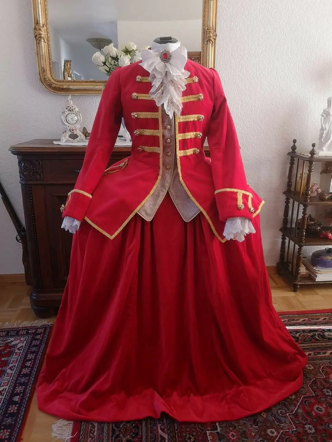 زي تنكري أحمر أوتلاندر مصنوع حسب الطلب لعام 1770 زي عادة ركوب الخيل بدلة جورجية تاريخية زي موحد للمرتفعات