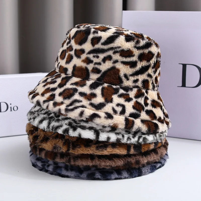 2026New Hat Woman Winter Warm Show Face Little Leopard Print Fisherman Hat Woman Versatile Warm Pot Hat Ins Plush Bucket Hat