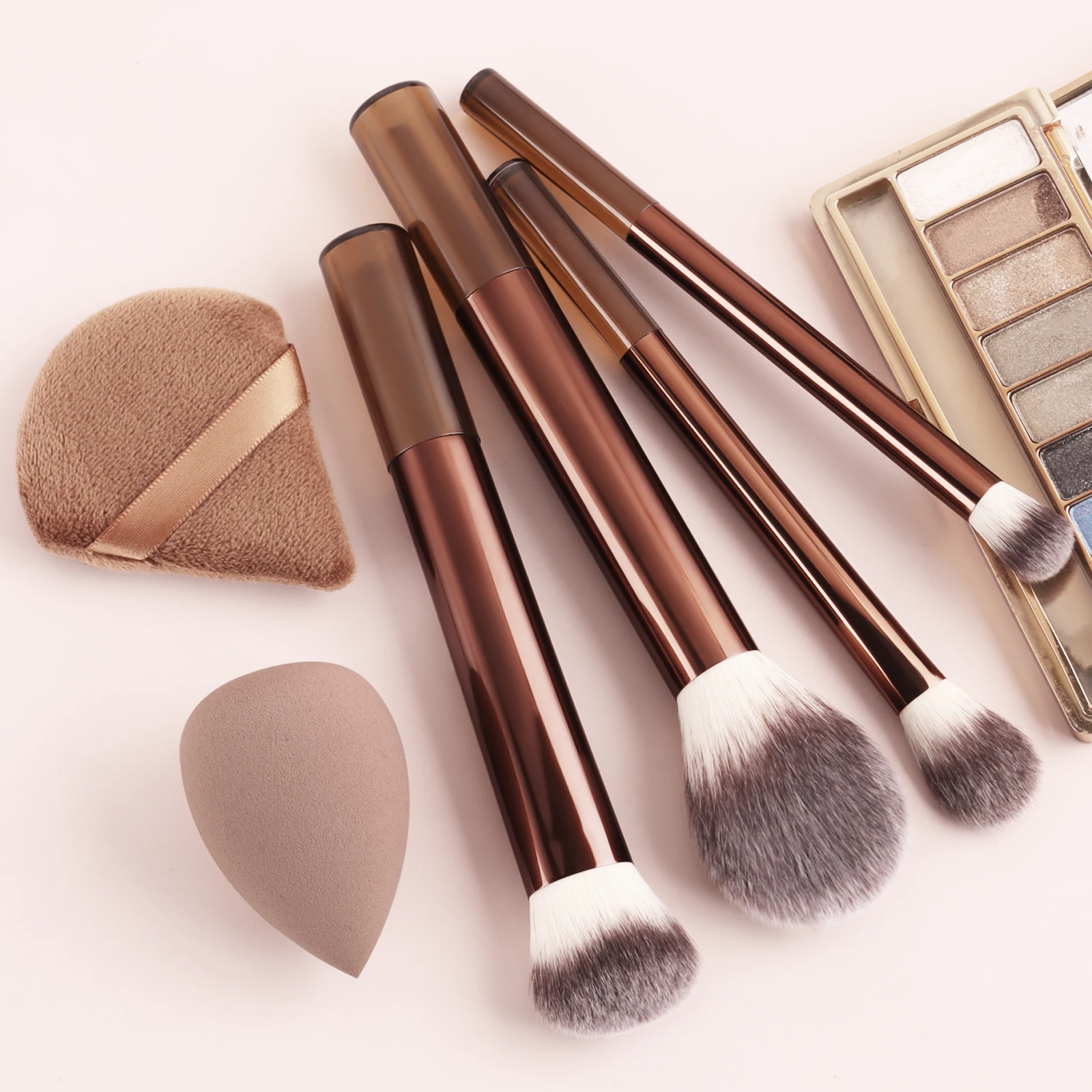 4 Uds. Brocha de contorno multifunción, base de maquillaje, polvo de alto brillo, brocha para sombra de ojos, trae huevos de belleza, esponjas en polvo, belleza para