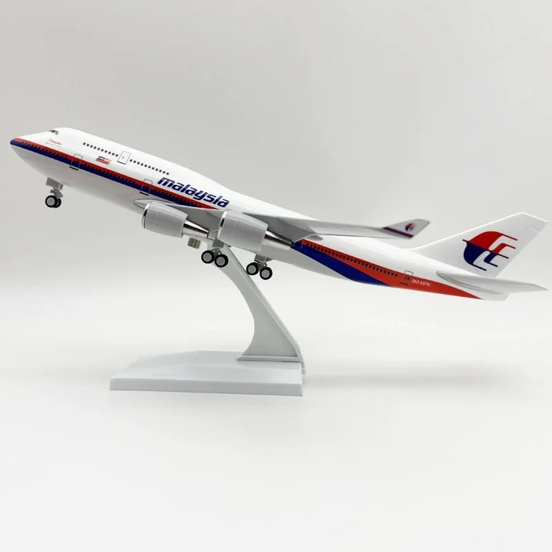 طائرة أطفال 30 سنتيمتر B747 الخطوط الجوية الماليزية نموذج طائرة دييكاست ألعاب أطفال ألعاب نموذج طائرة لعبة طفل لمجموعات هدية