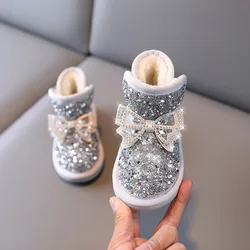 Stivali moda per bambini neonate inverno velluto spesso scarpe per bambini passeggiate all'aperto morbido antiscivolo con stivali da neve per ragazze trapano