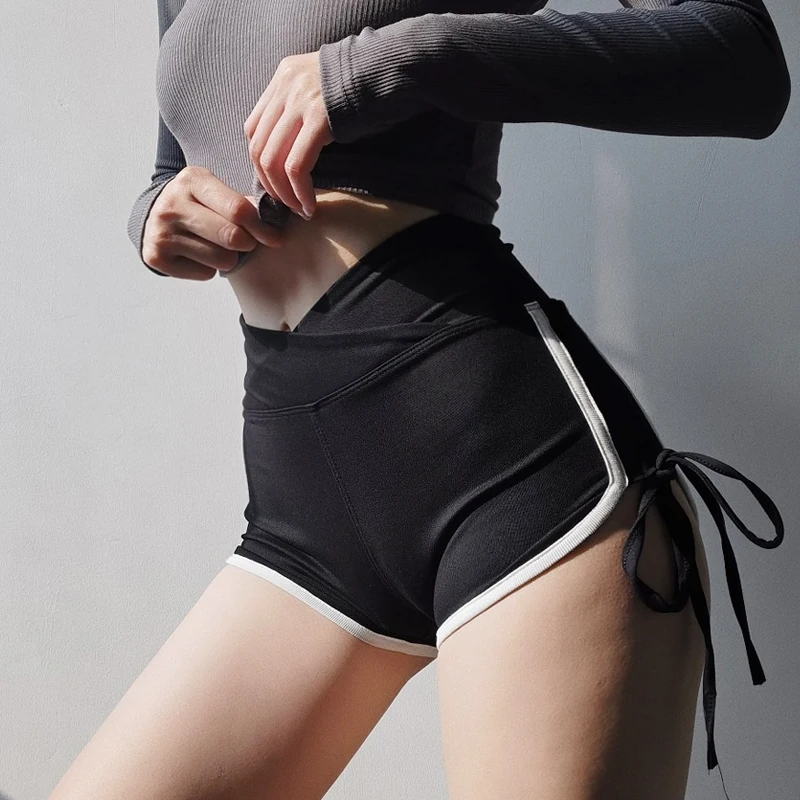 

Women Contrast Binding Ruched Shorts With Ties