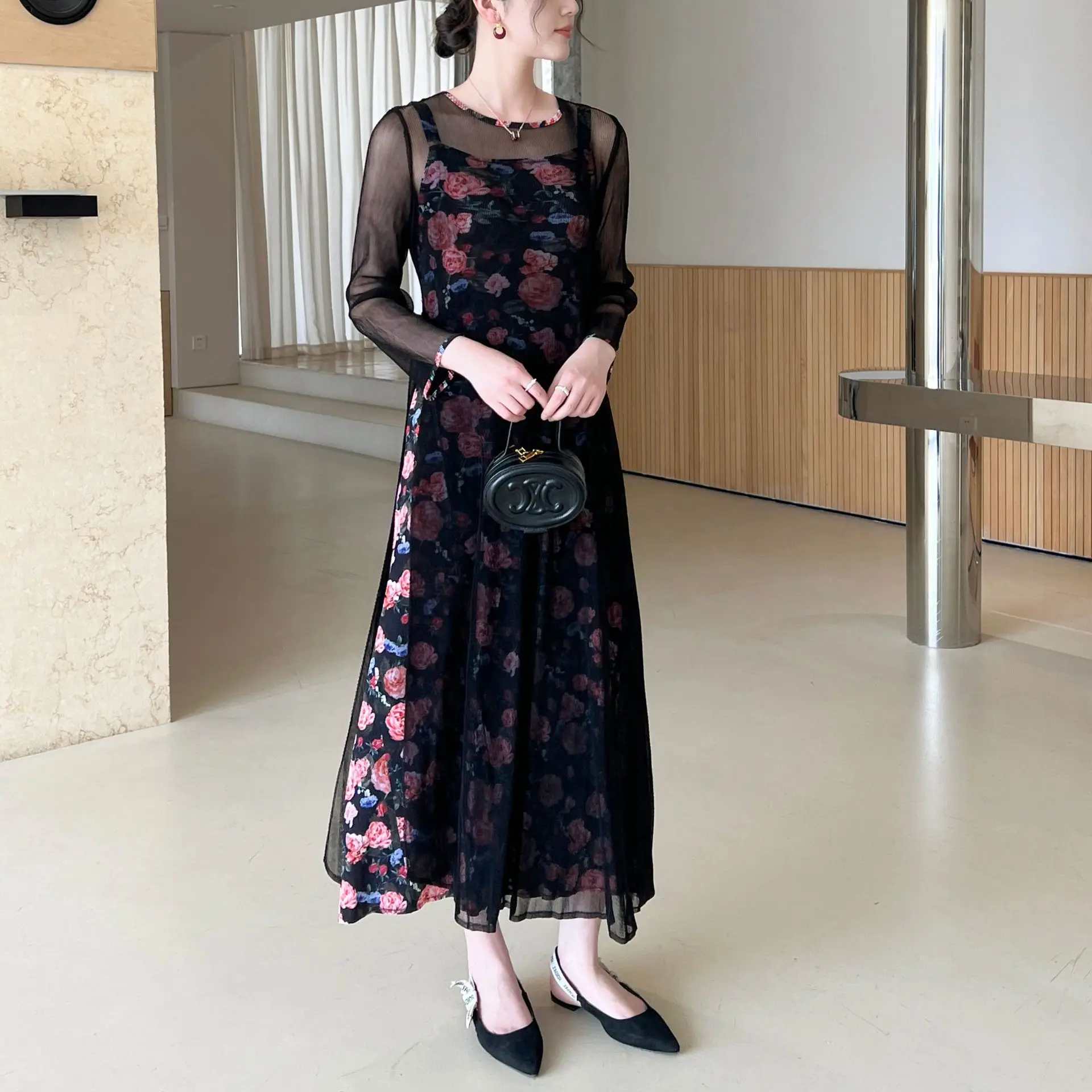 

Miyake High-end Pleated Hepburn Style Olympian Temperament Mesh Sling Two-Piece Dress 25 Summer