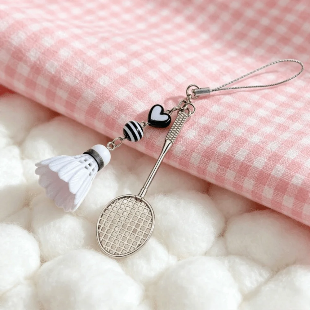 Mini Size Badminton Keychain Exquisite Workmanship Creative Design Badminton Racket Keychain Novelty Shape Simple Shape