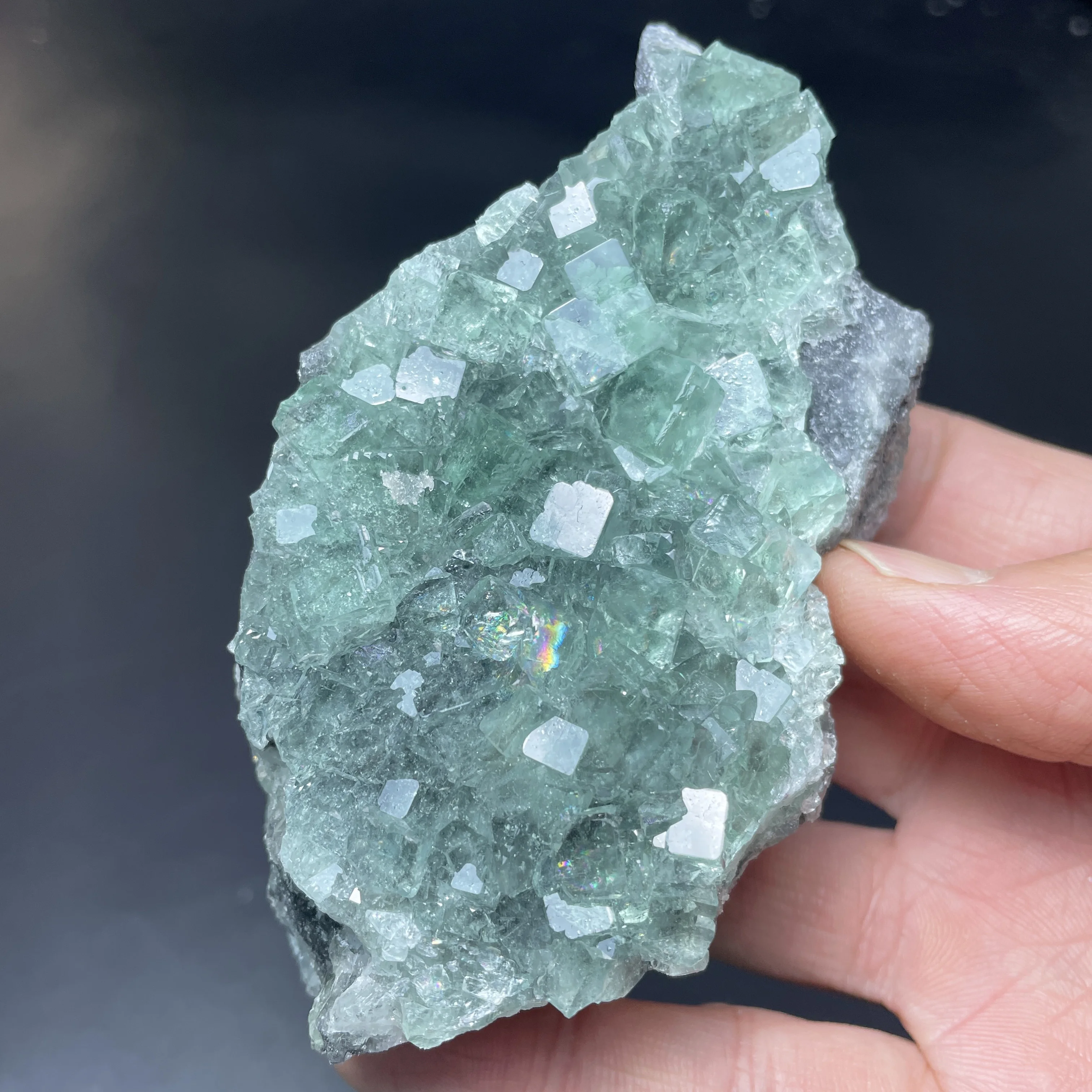 Natural Xianghualing Green Fluorite Mineral Specimen Crystal Quartz Cluster Rock Gift Healing Stone（Slight damage）XH1-18