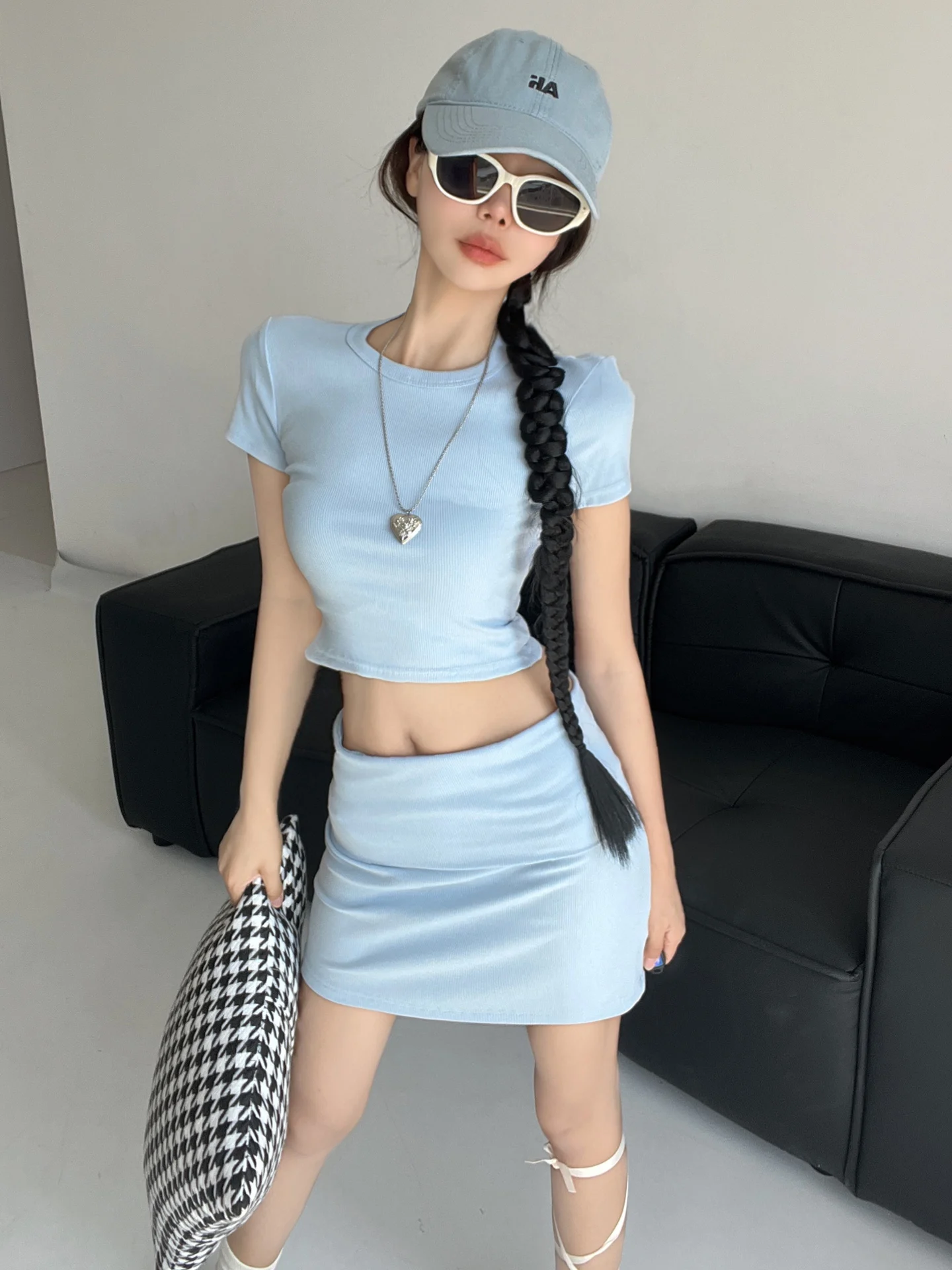 Conjunto Sexy de dos piezas de punto, falda ortopé ajustada de cintura baja, Top redondo Ne, conjunto Faion para mujer, colección de verano ort Sve