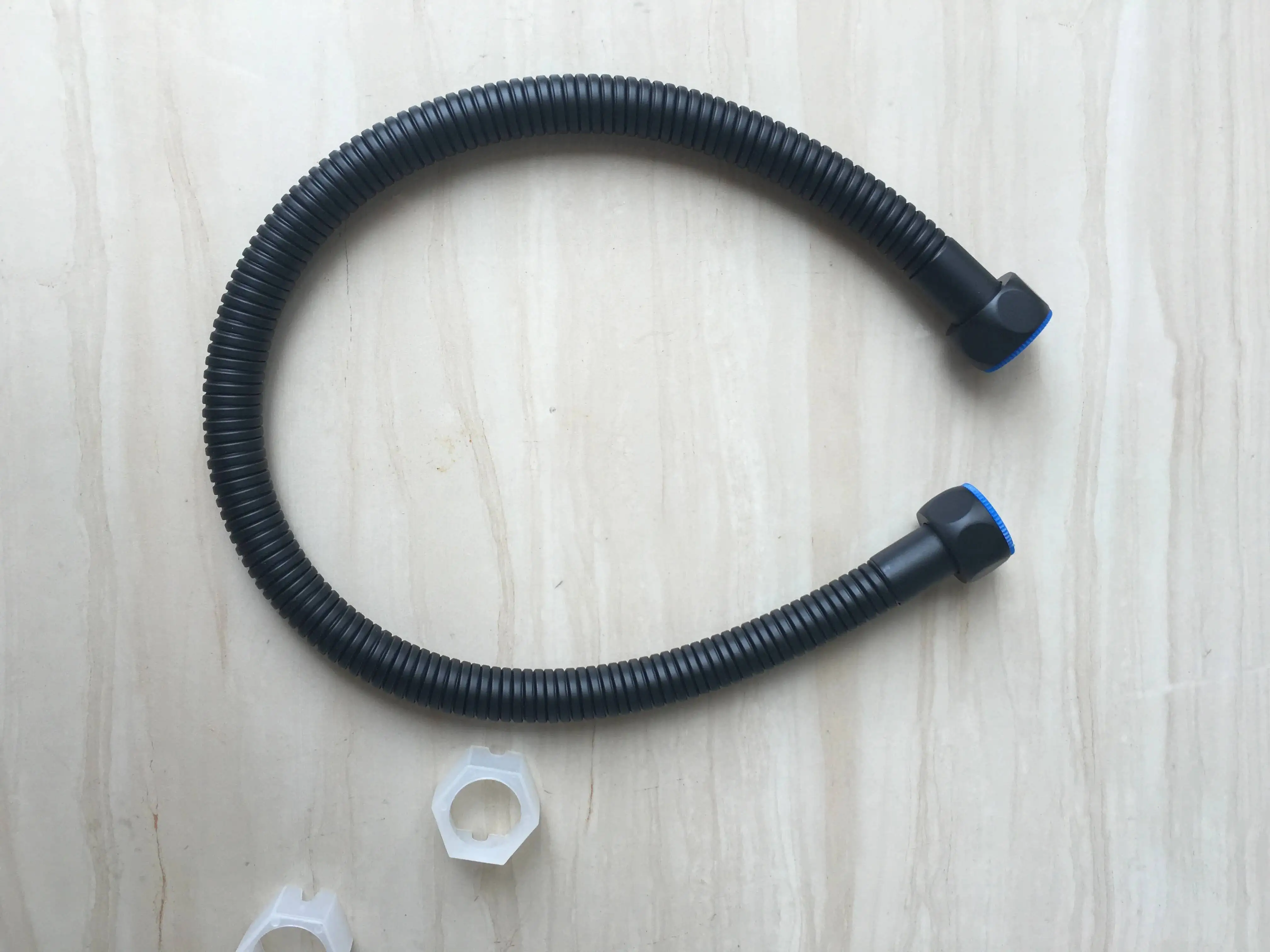 

304 Stainless Steel PVD Electroplated Pipe 50Cm G1/2"X1/2" Black Toilet Water Inlet Hose