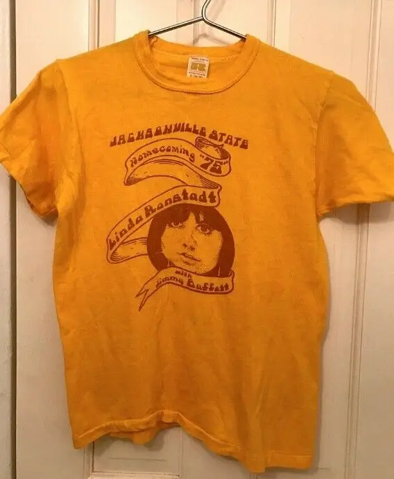 Linda Ronstadt T-Shirt 1975 remake t-shirt, gift for fan