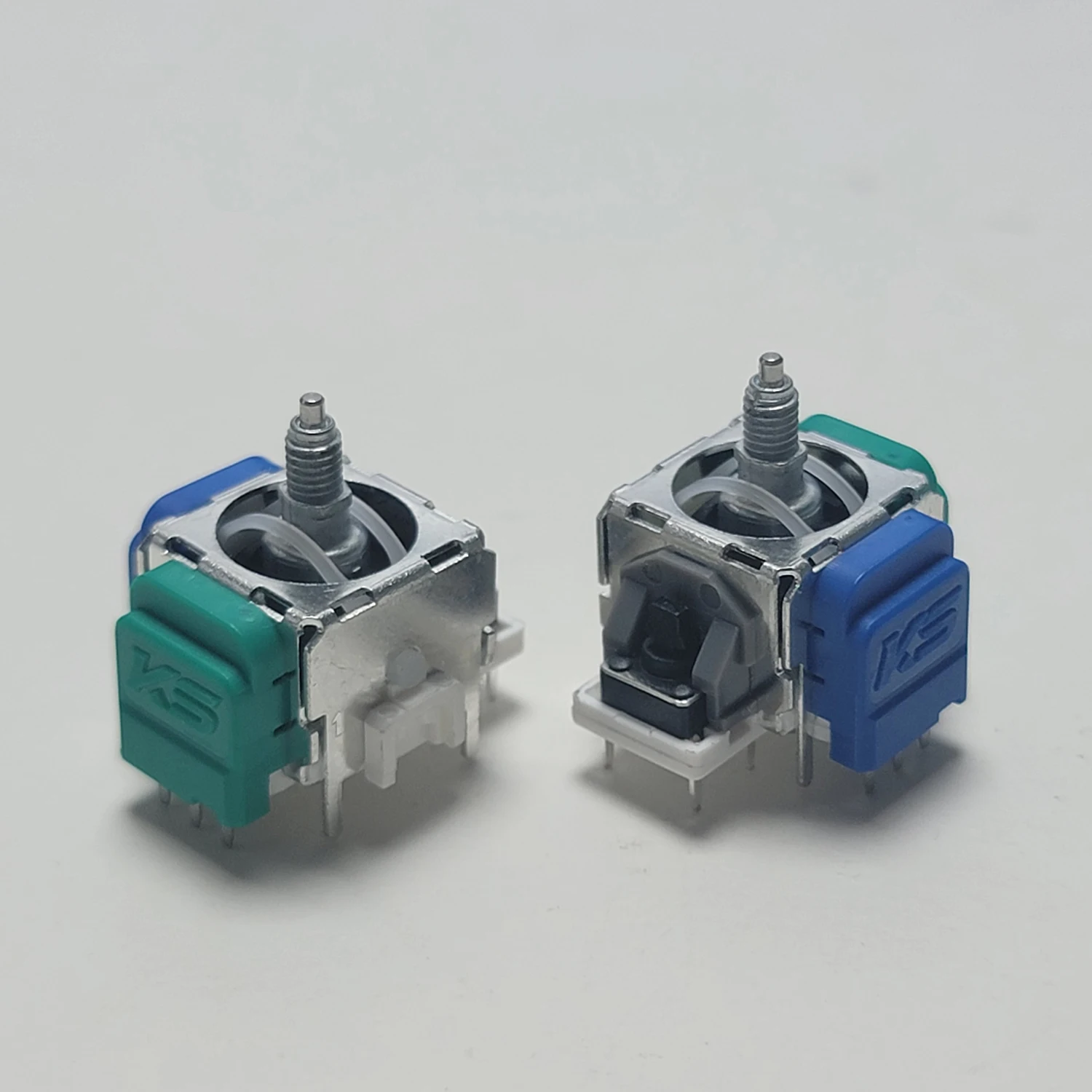 2/4/6/8/10 Uds k-plata JS13 Pro TMR Joystick para Xbox Elite 2 controlador reemplazo TMR Joystick electromagnético 3D Thumbstick