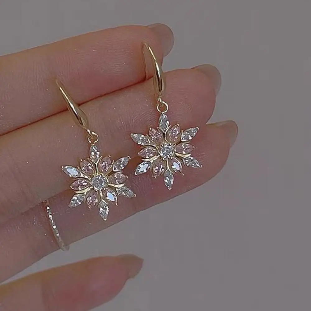 

Lovely Fashion Snowflake Earrings Exquisite Pink Hook Dangle Earrings Gifts Jewelry Zircon Earrings Christmas