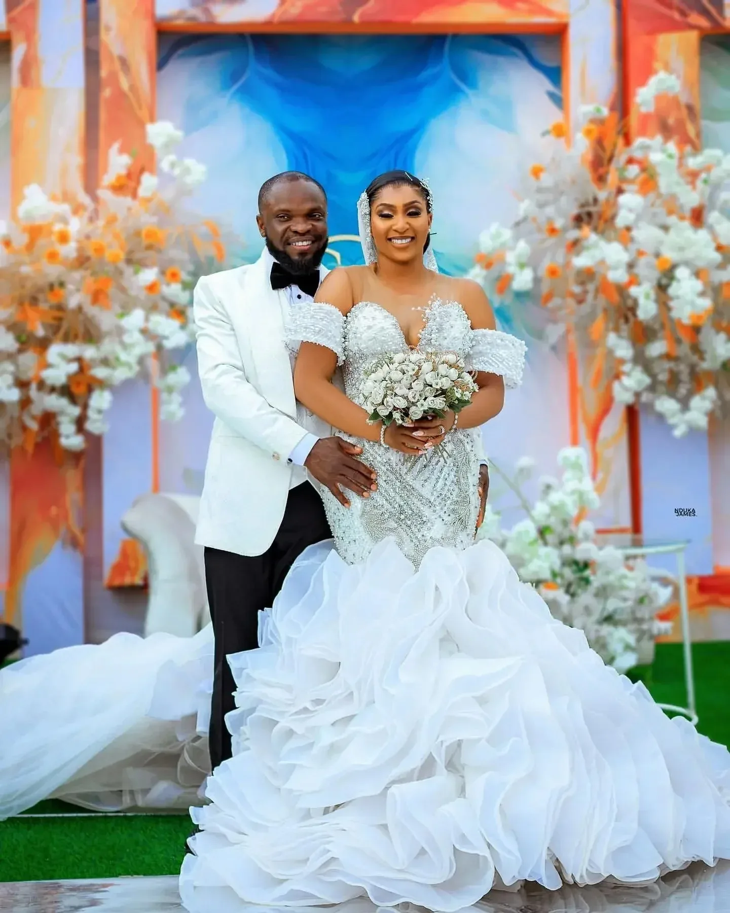 

Customized 2026 Spaghetti Straps Pearls Beading Wedding Dresses Sleeveless Tulle Ruffles Women Bride Gowns Vestido De Novia