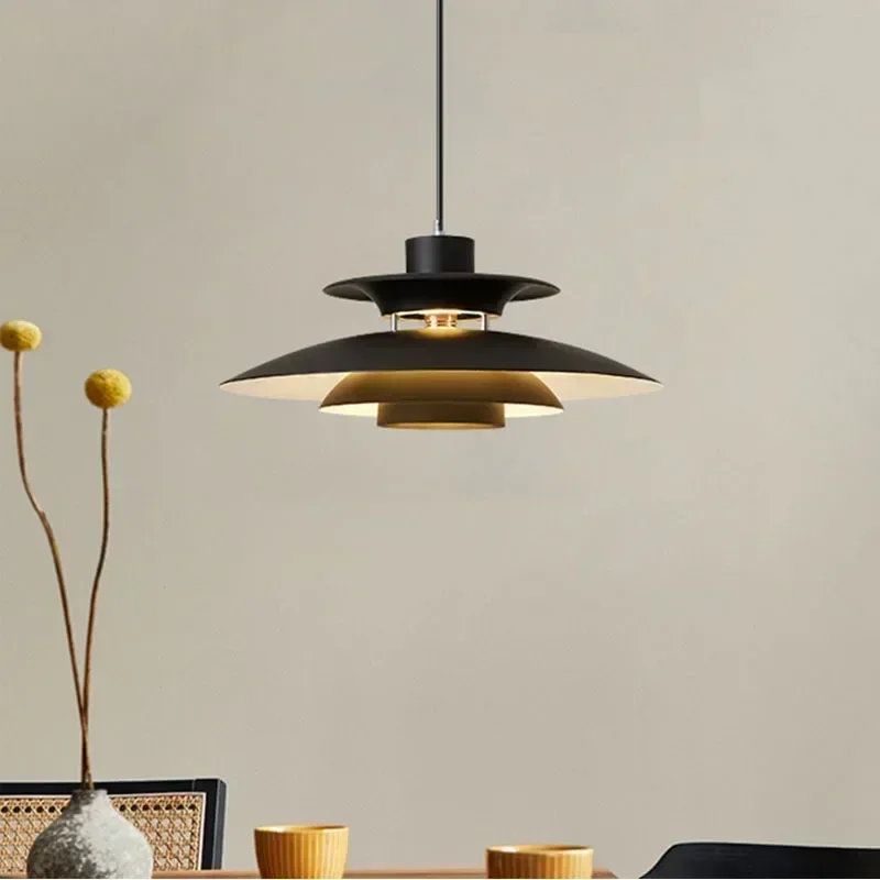 Duńska lampa wisząca UFO Nordic LED lampa wisząca na stół do jadalni minimalistyczna dekoracja salonu w pomieszczeniach żyrandol do restauracji i