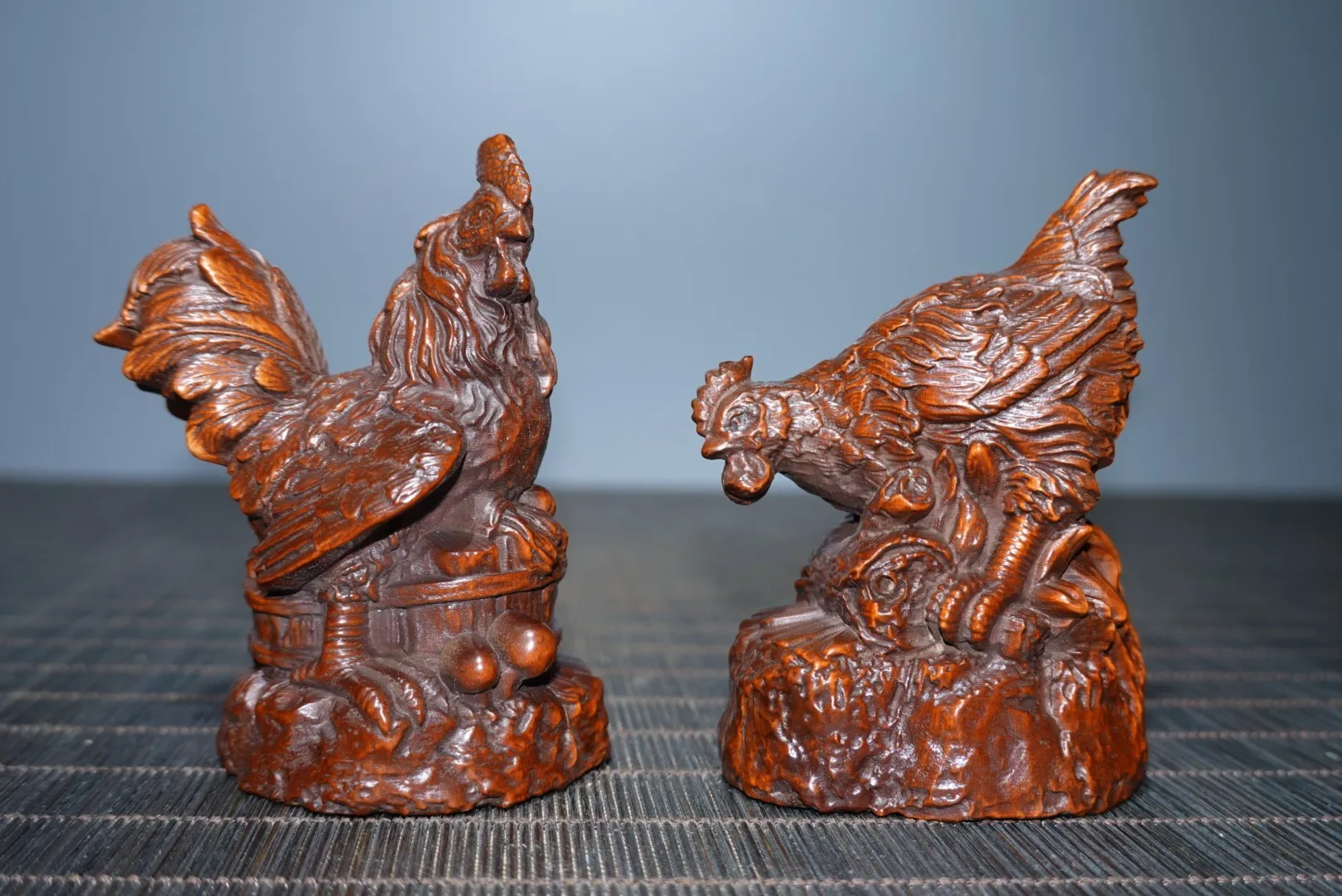 

3"Tibetan Temple Collection Old Boxwood Rooster hen A Pair Lucky Chicken fortune Gather fortune office ornament Town house