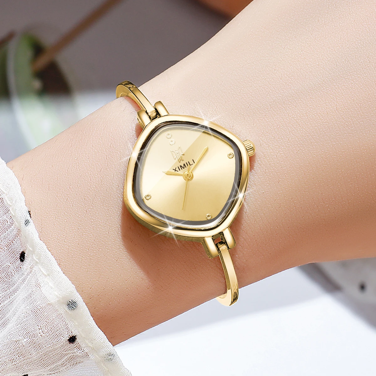 Luxury Gold Bangle Women Quartz Wrist Watch Square Dial Rhinestone Ladies Bracelet Dress Watches Relogio Feminino（Without Box）
