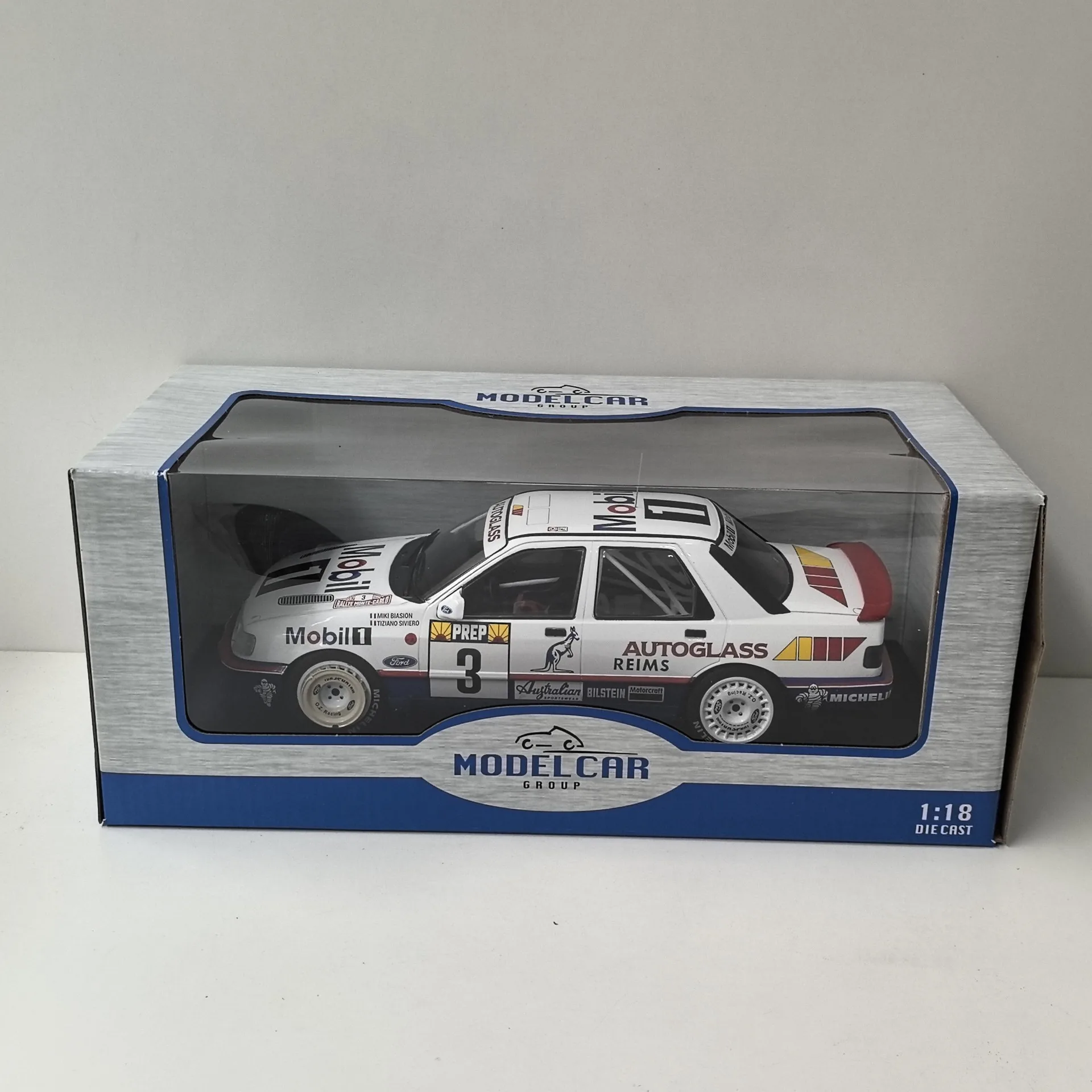 

Diecast MCG 1/18 Scale FORD SIERRA RS #3 1992 Ford Racing Alloy Car Model Collectible Toy Gift Souvenir Display Ornament
