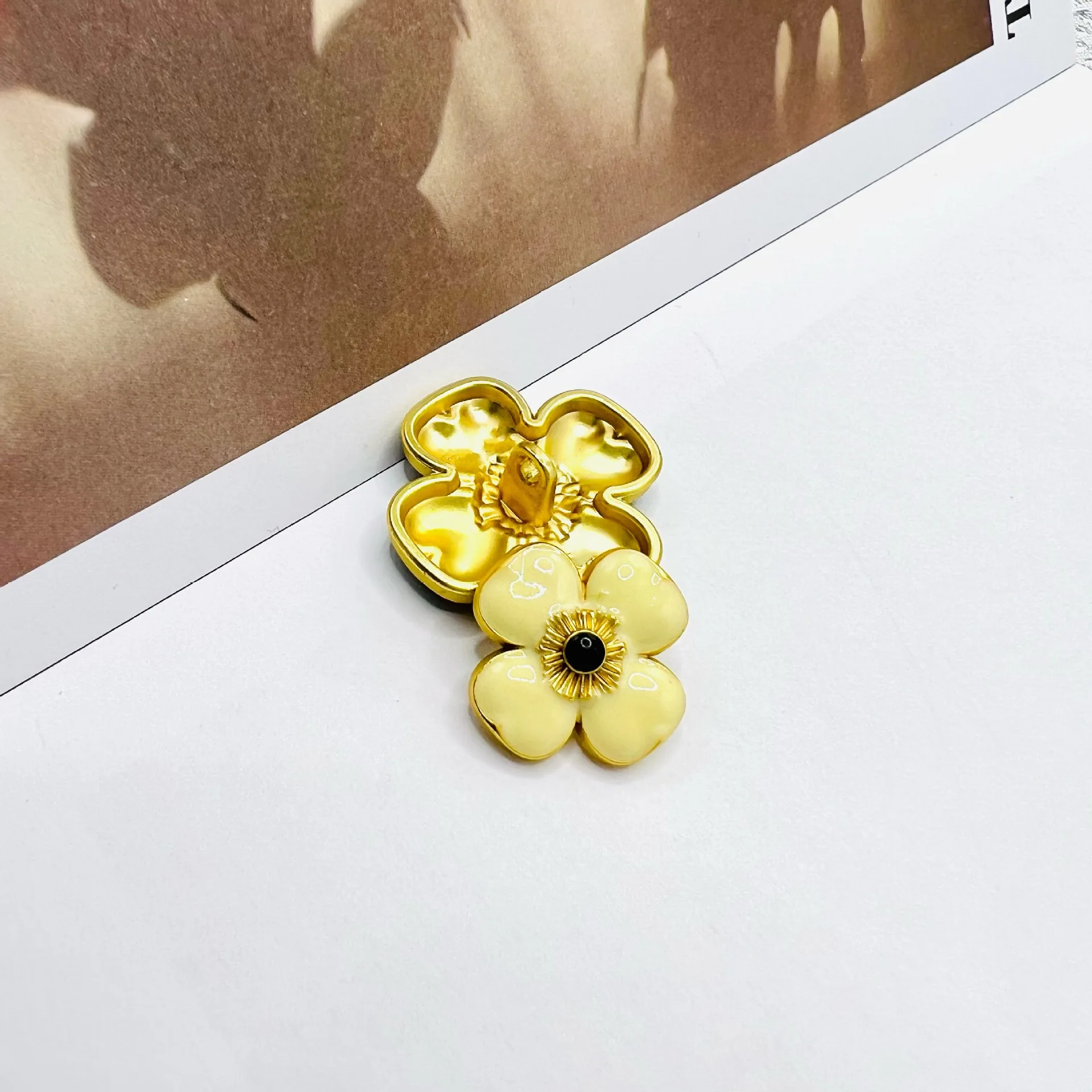 6Pcs Fashion Sunflower Metal Button Suit Coat  Knit Sweater Four Leaf Tweed Fabric Decorative Button