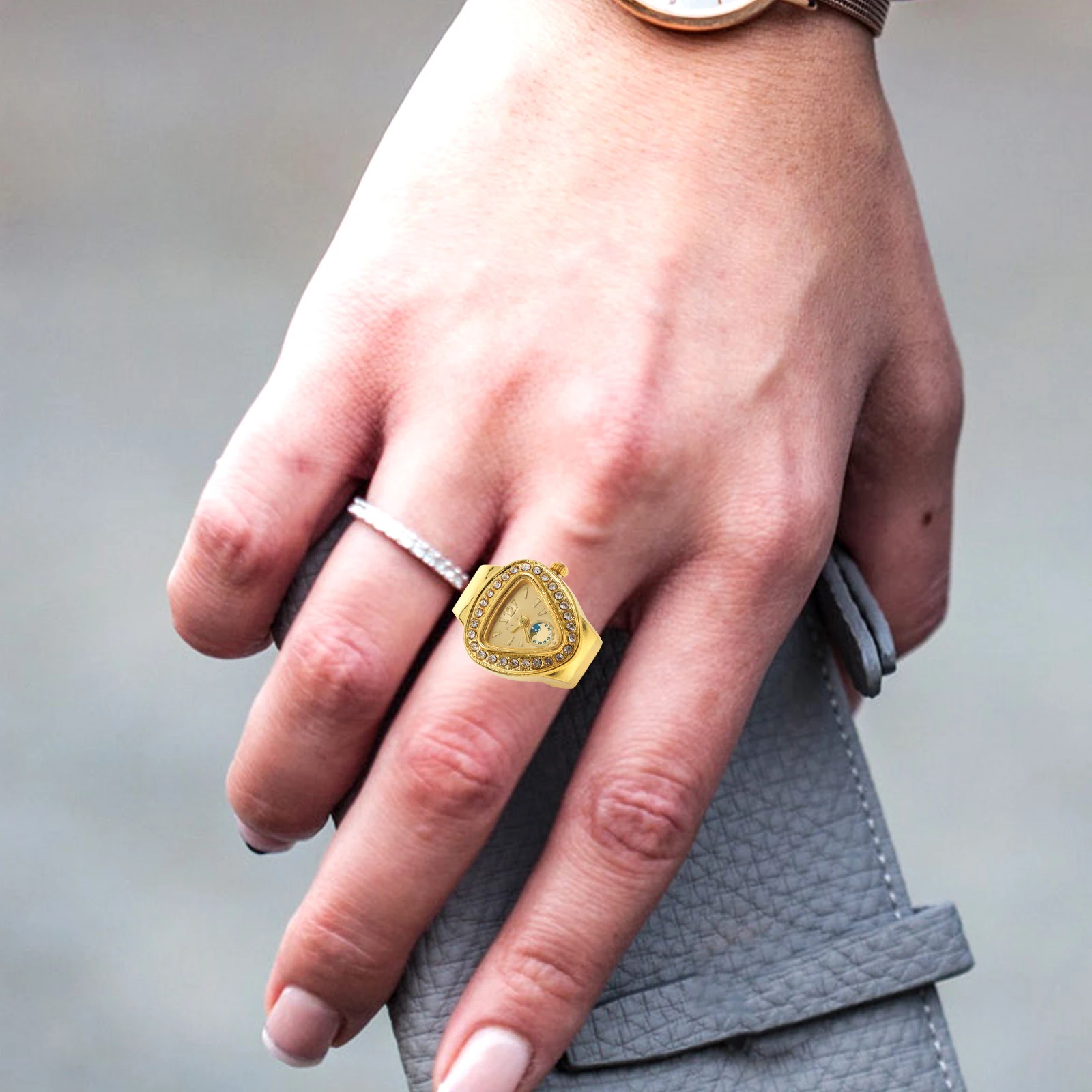 

Mini Ring Watch Golden Glass Student Decorative Finger Watches for Men Women Precise Time Durable Stainless Steel Family Decor