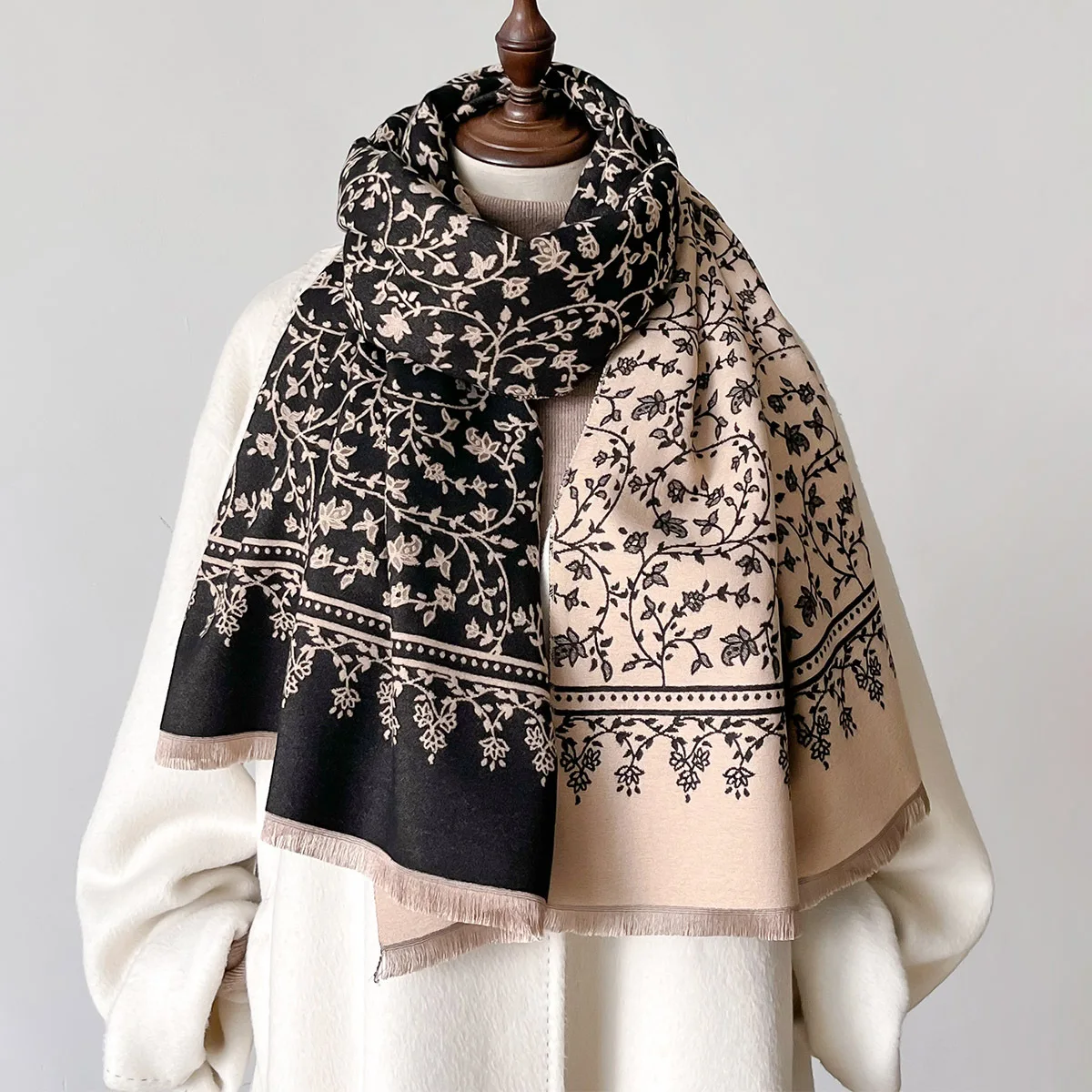 Winter Warm Shawl Elegant Floral Cashmere Scarf Women Thick Blanket Wrap Pashmina Bufanda Tassel Female Long Foulard 2024