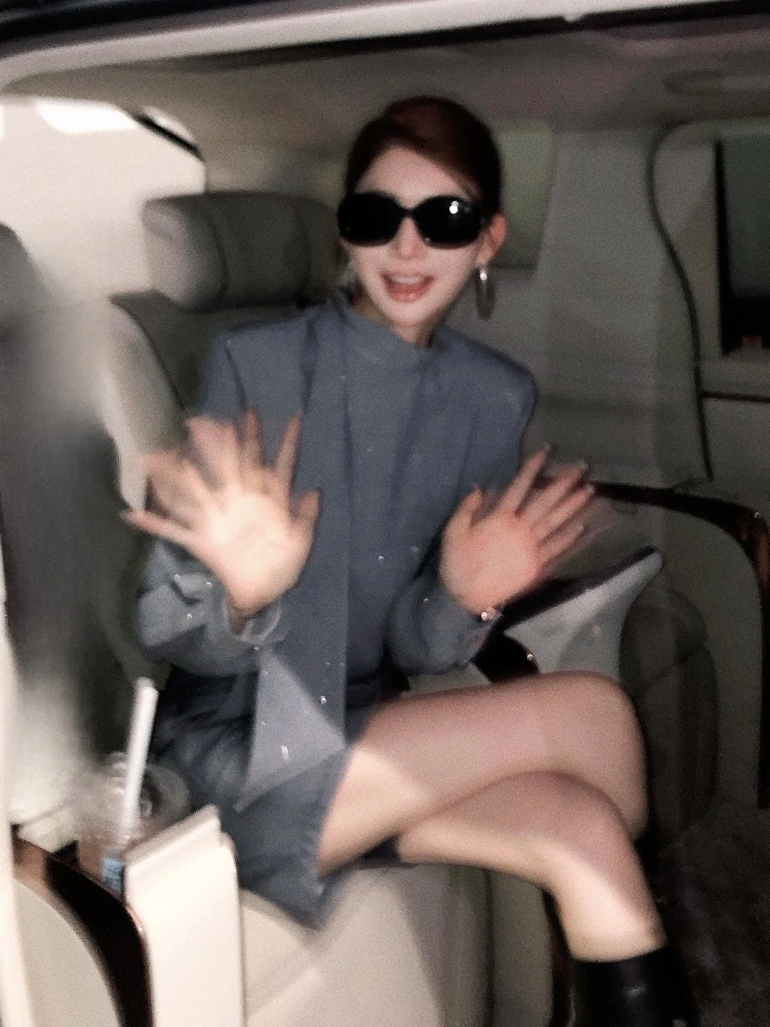 

Lililiwj Premium Diamond Embellied Long Sve irt Women's Autumn Winter Ele Anti-Aging Stand Collar Versatile Top