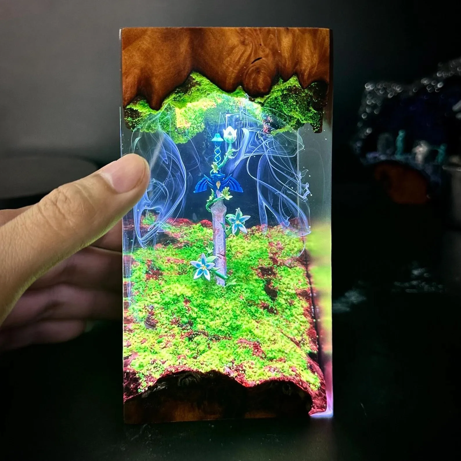 Lampe de Table en résine organique, épée principale, Art créatif, veilleuse, décoration artisanale, la légende de Zelda, lampe de Table de paysage, Charge USB