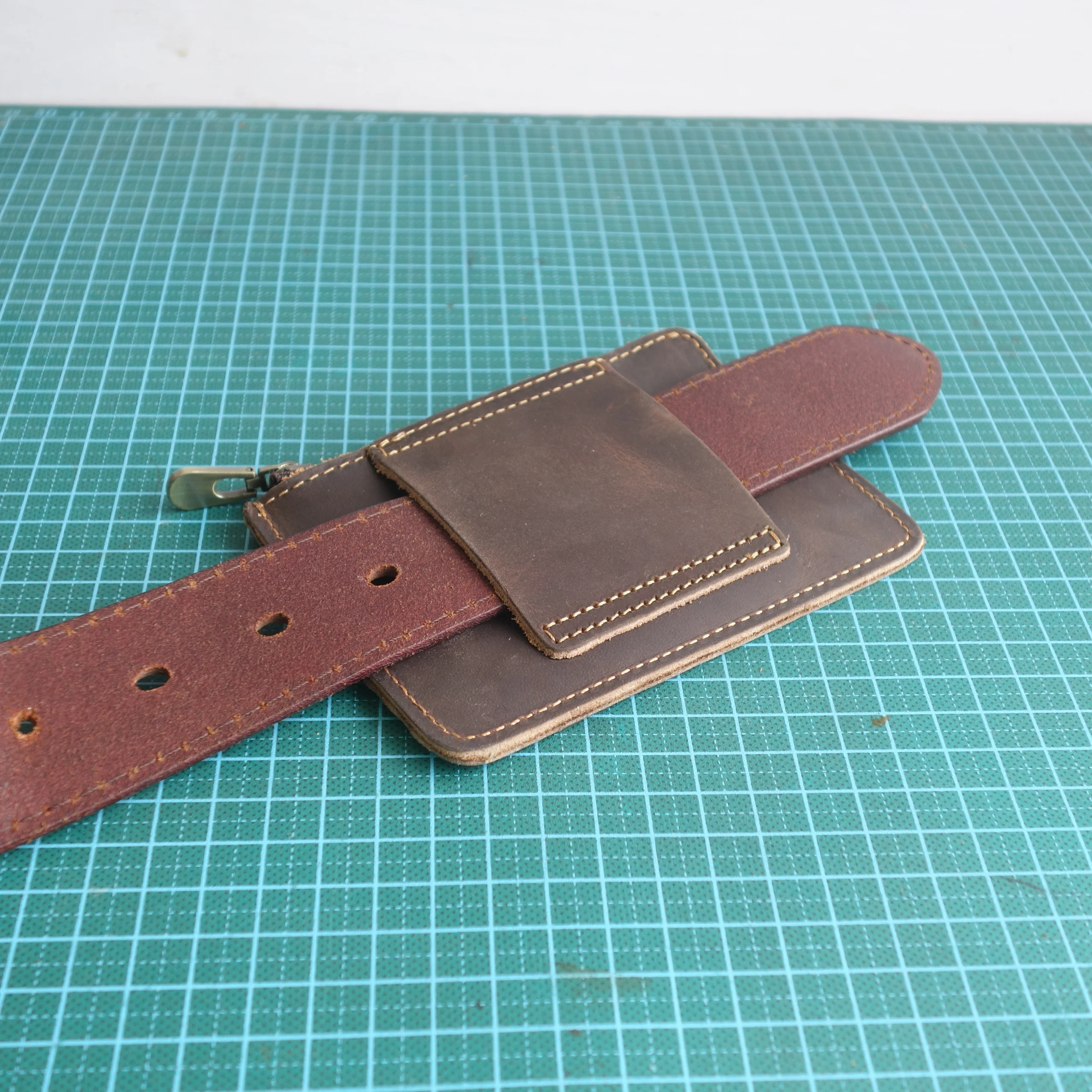 

Ultra-Thin Leather Wallet Portable Belt-Connected Card Holder Pure Cowhide Zipper Driver License Men's Wallet