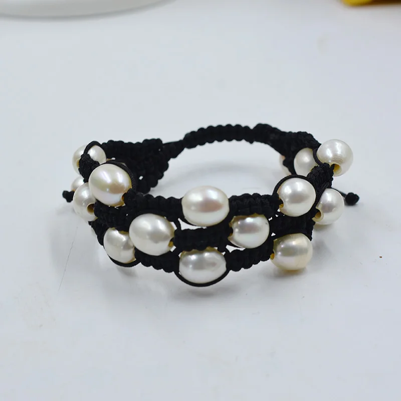 

Fashionable handmade adjustable natural freshwater pearl bracelet. The most exquisite gift for ladies