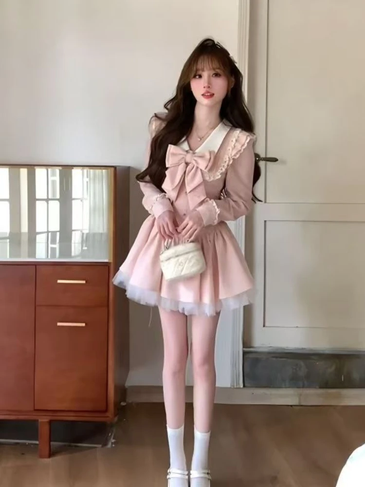 فرنسا الحلو فستان بكم طويل الوردي بلون مقوس دانتيل عالية الخصر المرقعة القوس الخامس الرقبة سليم Y2k المرأة عادية خريف 2025 #2